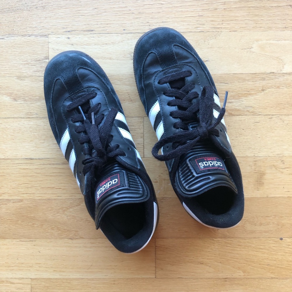 Black sambas